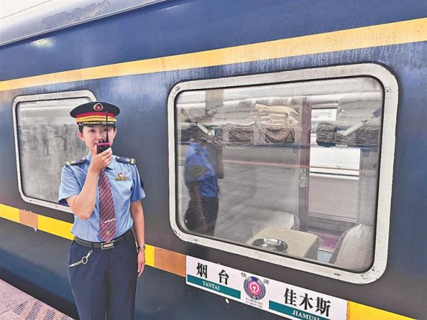 配资网上开户 火车沿途有啥美食美景？为旅客“图说”攻略