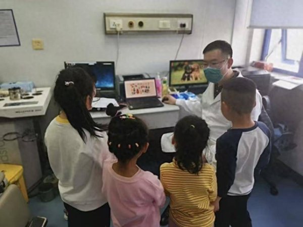 配资网上开户 4岁男孩每天吃3根冰激凌致失声，专家提示关注儿童声带健康